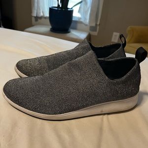 Women’s sparkly slip-on tennis shoes! Com+sens size 9.5.